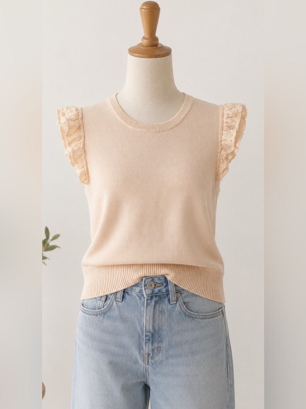 Loft Short Sleeved Sweater w. Eyelet Detail